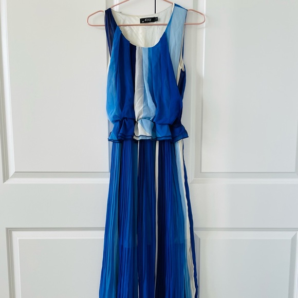 SKY Flow Midi Dress (Blue Ombre, Small) - Picture 7 of 13
